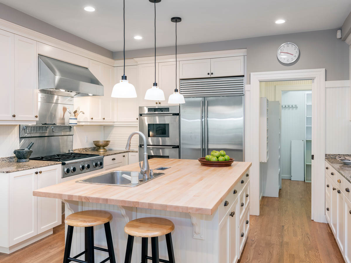 Kitchen & Countertops